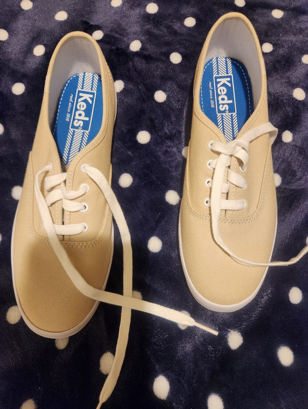 Keds Classic Canvas Sneakers in Beige Sz 9.5